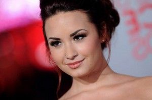 demi_lovato_aftershock-300x198.jpg